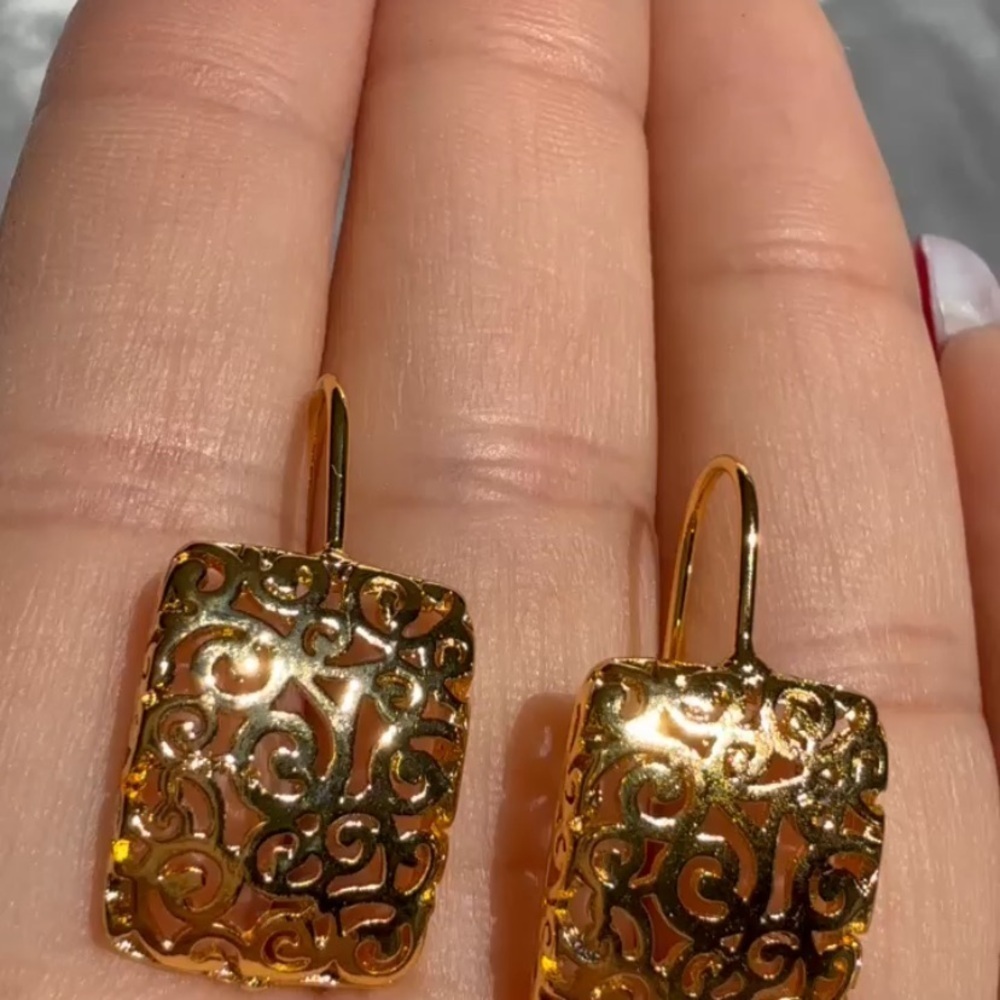 Gold Filigree Rectangle Earrings Lightweight Openwork Dangles Minimalist Jewelry - Picture 5 of 7